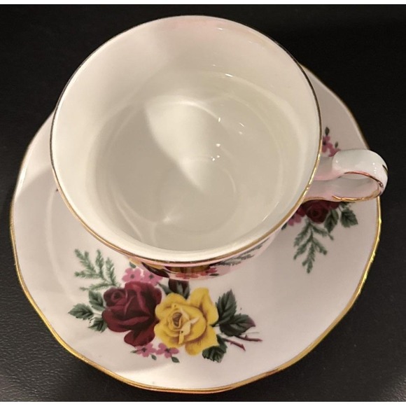 Queen Anne England Red Yellow Rose Gold Rimmed Footed Tea Cup Saucer Vintage - Picture 2 of 5